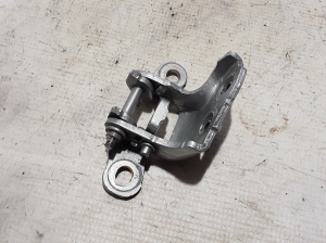 RENAULT Captur (2019–2026) Rear side door upper hinge 804007332R - 3