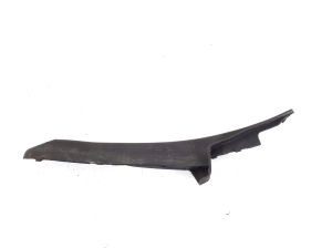 Apdare zem motora pārsega - 53823-0F010