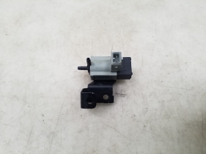Kia Sorento (2009–2014) Solenoid 351202A450 - 3
