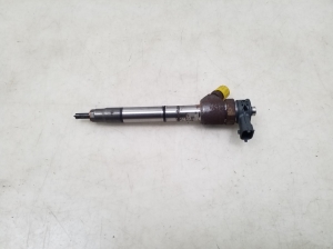  Fuel injector 