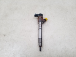  Fuel injector 