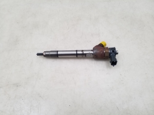  Fuel injector 