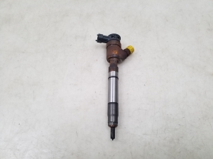  Fuel injector 