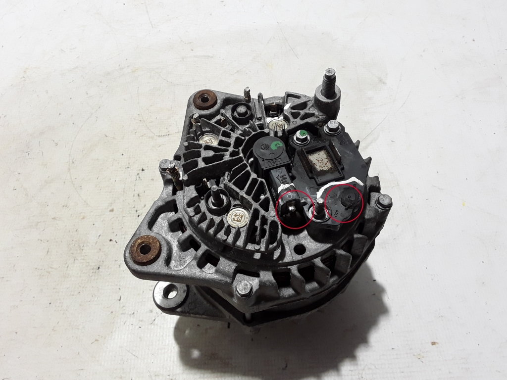 RENAULT Captur 2 generation (2019-2023) Alternator 231009392R 22474510