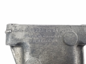  Engine holder 