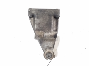  Engine holder 