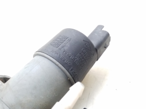 NISSAN Qashqai (2006–2013) Front windshield washer pump 28920BU010 - 3