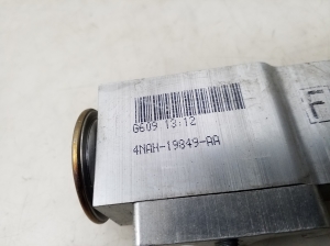 NISSAN Pathfinder R51 (2005–2012) Konditsioneeri vooliku ventiil 4NAH19849AA - 3