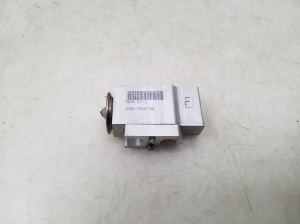 Air conditioner hose valve - 4NAH19849AA