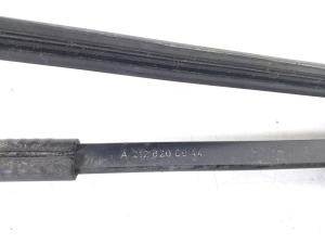  Windshield wiper blade 