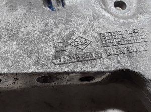  Engine holder 