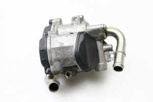 Volkswagen Passat B8 (2014–2023) Ventil Abgasrückführung 04L131501R - 4