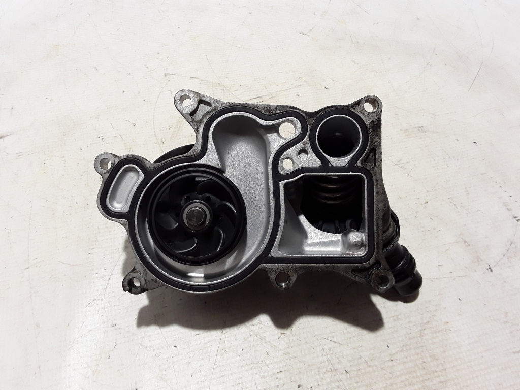 BMW 5 Series F10/F11 (2009-2017) Water Pump 7810833 22474821