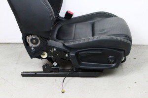Jaguar XE (2015–2026) Interior and its parts - 4