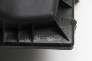 Opel Astra J (2009–2017) Luftfiltergehäuse 13272777 - 3