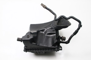 Opel Astra J (2009–2017) Luftfiltergehäuse 13272777 - 4
