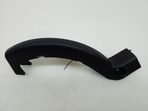   Trunk lid hinge trim 