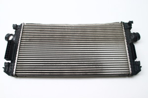 Opel Astra J (2009–2017) Intercooler 13267647 - 2