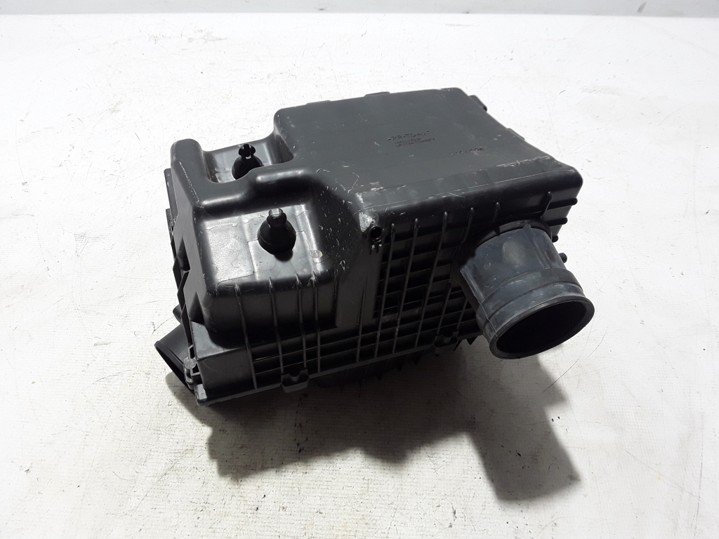 Used RENAULT Master Air filter housing 165008632R