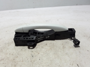RENAULT Captur (2019–2026) Front door external opening handle and its details - 3