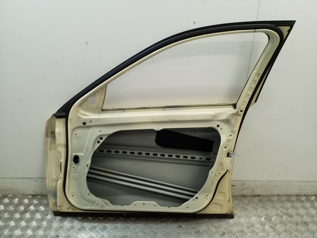 Used Mercedes Benz E-Class Front door A2127200205