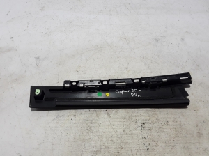 RENAULT Captur (2019–2026) Fensterschachtleiste außen Tür hinten 822832338R - 2