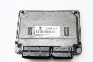 Calculateur moteur - 03D906033C