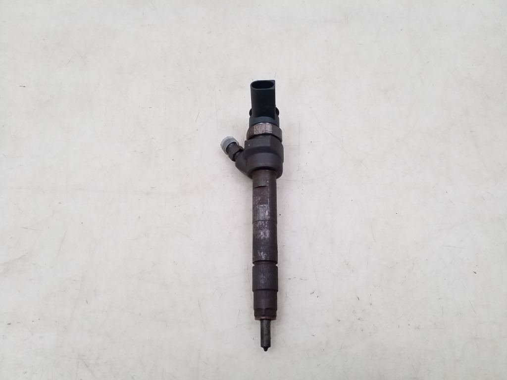 Used BMW X1 Fuel injector 7798446