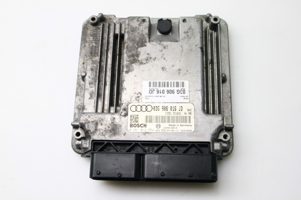 AUDI A4 B7/8E (2004-2008) Moottorin ohjausyksikkö ECU 03G906016JD 24722098