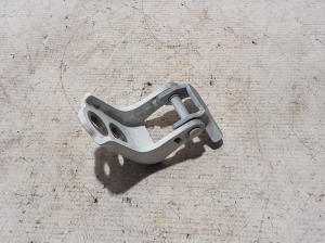 RENAULT Captur (2019–2026) Rear side door lower hinge 804000378R - 2