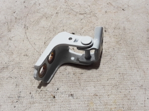 RENAULT Captur (2019–2026) Rear side door lower hinge 804000378R - 3