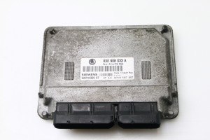 Calculateur moteur - 03E906033A
