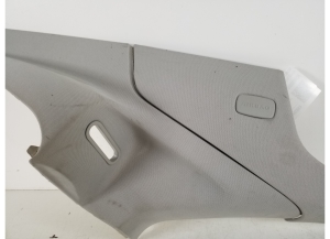  Interior trim of the rear strut 