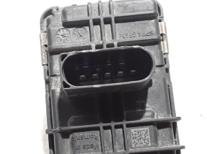 BMW 5 SERIES F10 (2010–2017) Turbīnas elektriskais aktuators 7823255 - 4