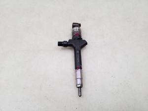  Fuel injector 