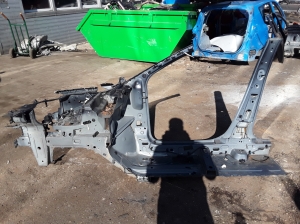 Dacia Duster (2017–2024) Front outrigger 641001113R - 4