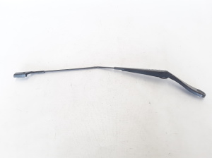  Windshield wiper blade 