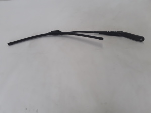  Windshield wiper blade 