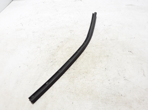  Front door sealing rubber 