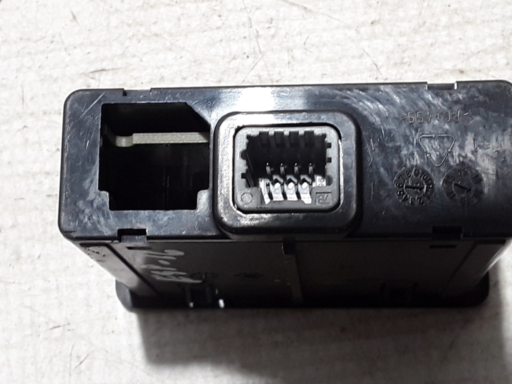 RENAULT Espace 5 generation (2015-2023) Additional Music Player Connectors 280239684R 22475561