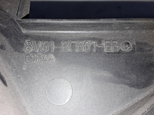 Ford Focus (2011–2018) Dzesēšanas ventilators un tā daļas 8V618C607EB - 3