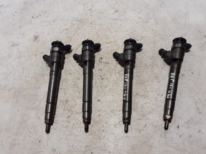  Fuel injector 