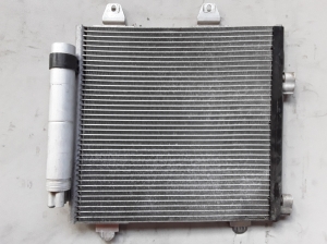 Konditsioneeri radiaator ja selle osad - 884500H020