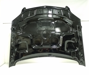  Engine hood 