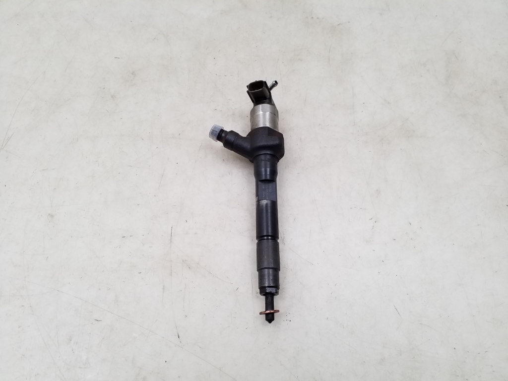 Used Mazda CX7 Fuel injector R2AA13H50