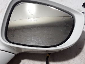  Side mirror and its details 