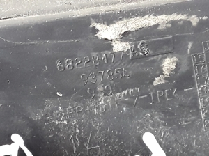 Chrysler Pacifica (2016–2026) Klaasipuhastite mehhanismi kate esiklaasi juures 68228477AC - 2