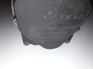 Skoda Superb (2008–2015) Drosselklappe 03L128063K - 3