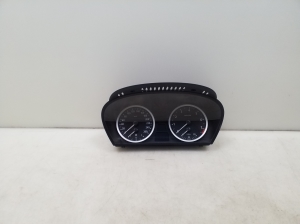 Instrument cluster - 6974572