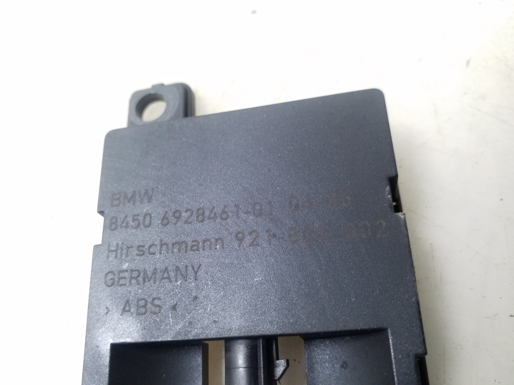 BMW 5 Series E60/E61 (2003-2010) Bootlid Antenna Amplifier 6928461 24944900